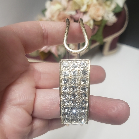 Elegant Crystal Vintage Style Hinge Bracelet - Picture 8 of 8